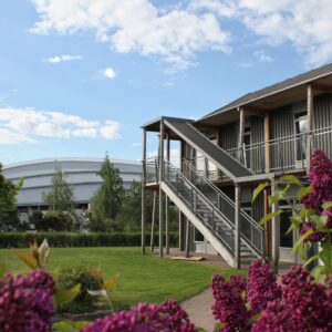 Uteområde-Utsikt mot Vikingskipet-Vikingskipet hotell-Hamar